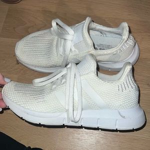 Adidas Swift run - All white